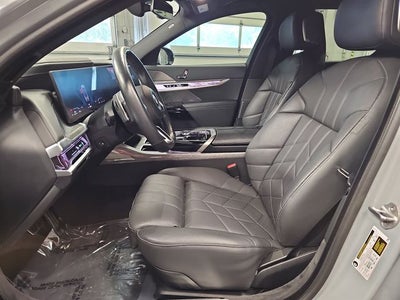 2025 BMW 7 Series 740i