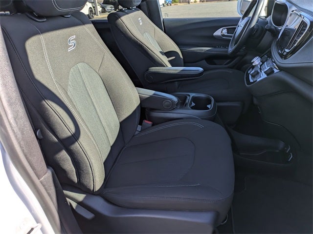 2021 Chrysler Pacifica Touring